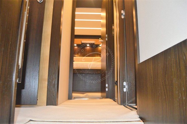 2017 AZIMUT 66 FLY