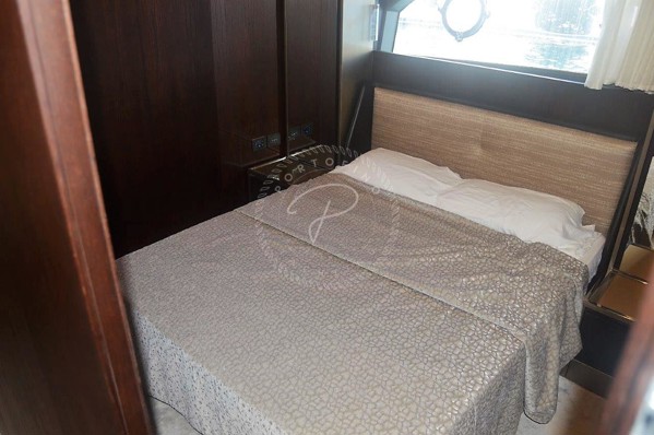 2017 FERRETTI 850