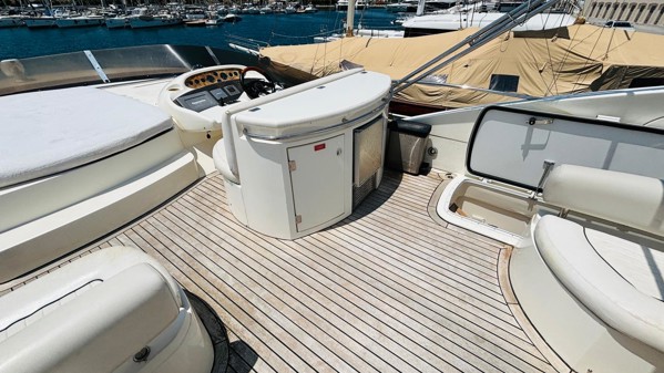 2000 SUNSEEKER MANHATTAN 64