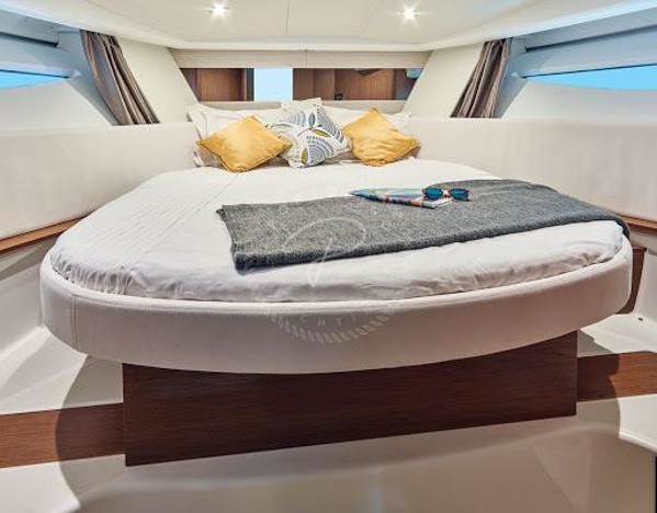 2011 JEANNEAU NC 11