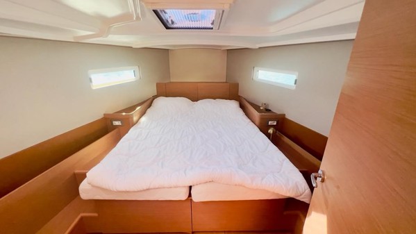 2020 JEANNEAU SUN ODYSSEY 410