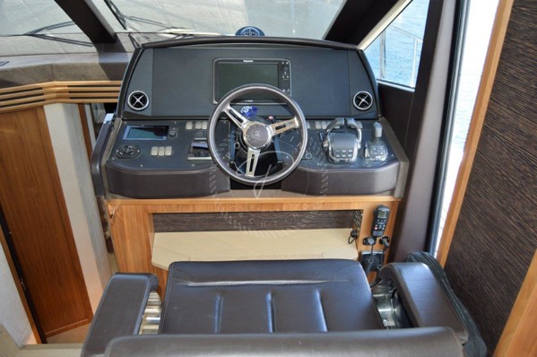 2014 ABSOLUTE 52 FLY