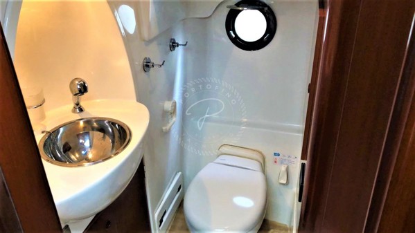 2005 BETEAU SWIFT TRAWLER 42