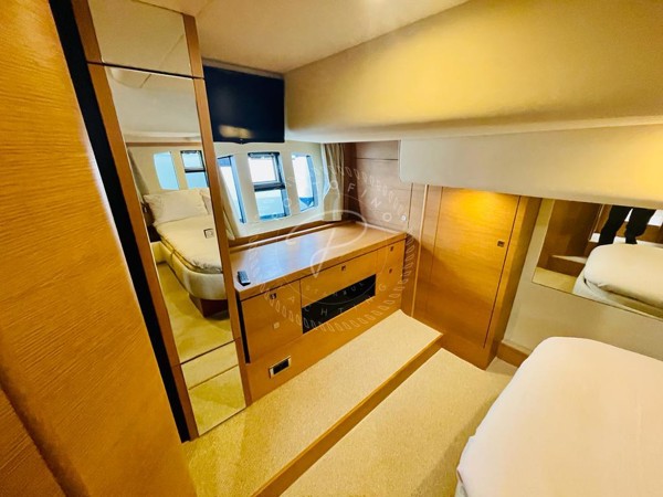 2009 FAIRLINE PHANTOM 48