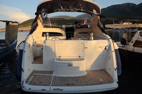 1999 FAIRLINE TARGA 37