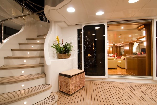 2007 | 2017 BENETTI VISION 145