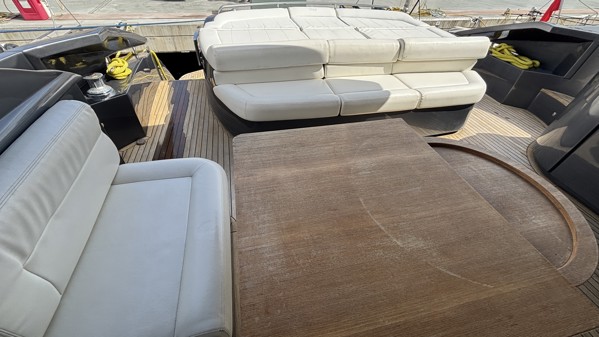 2012 PERSHING 72