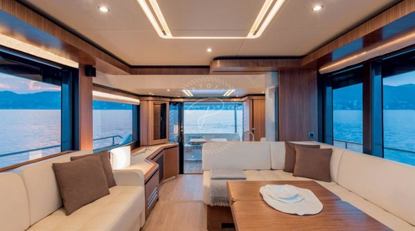 2017 ABSOLUTE NAVETTA 52