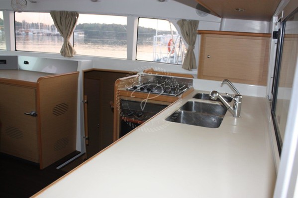 2010 LAGOON 440