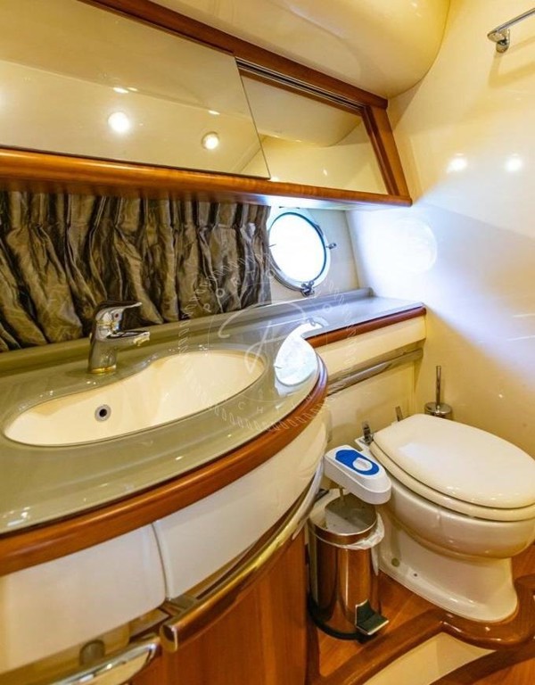 2011 AZIMUT 62 FLY