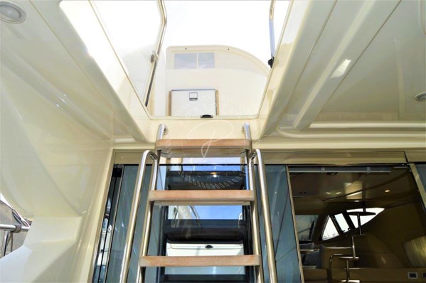 2006 FERRETTI 550 FLY