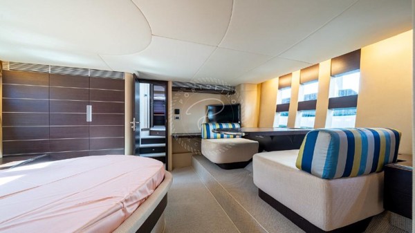 2009 AZIMUT 68S