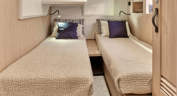 2025 BENETEAU SWIFT TRAWLER 48