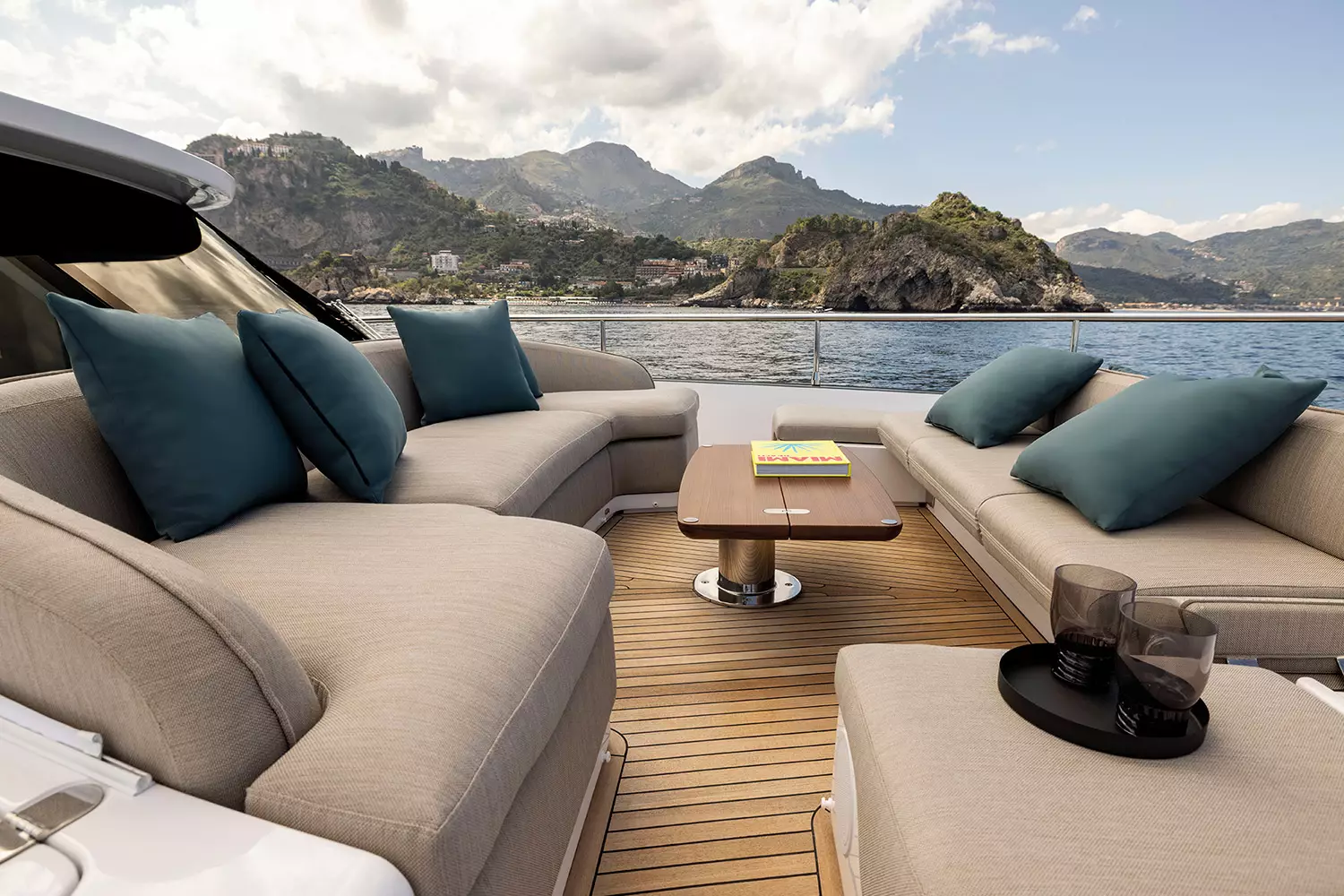 2025 AZIMUT MAGELLANO 60