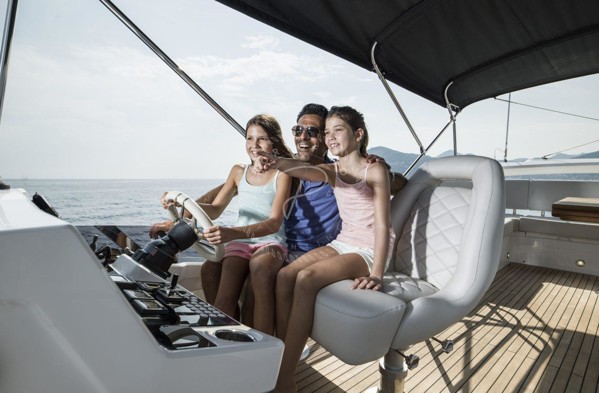 2018 SUNSEEKER MANHATTAN 52