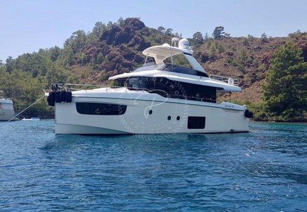 2017 ABSOLUTE NAVETTA 52