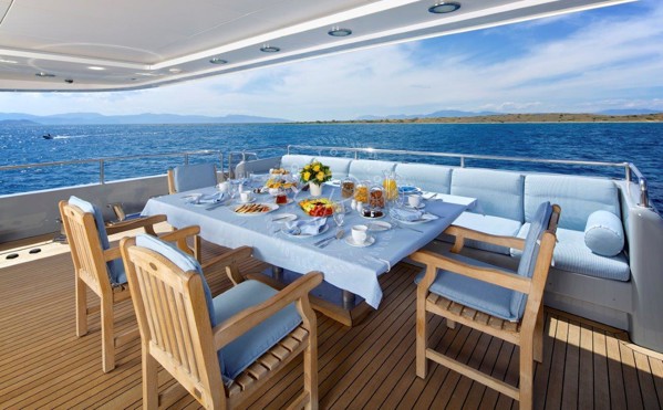 2006/2013 MONDOMARINE CUSTOM 49M