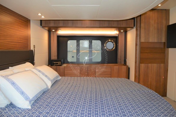 2017 ABSOLUTE NAVETTA 58