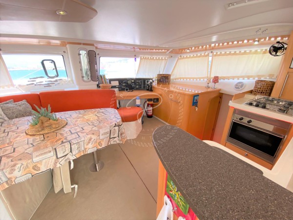 2008 FOUNTAINE PAJOT ORANA 44