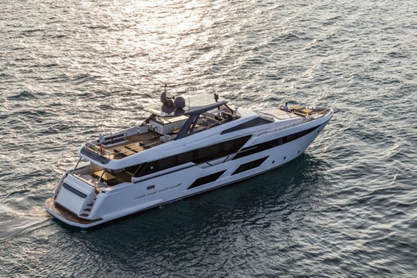 2021 FERRETTI YACHTS 920