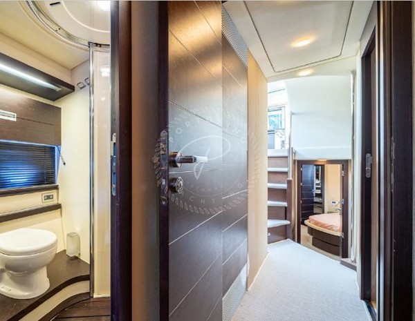 2009 AZIMUT 68S