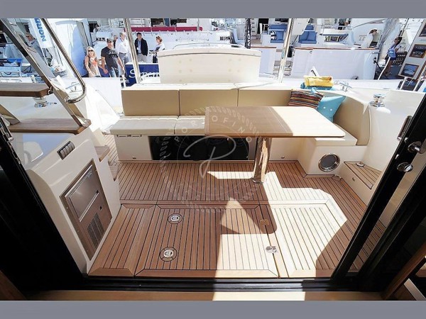 2014 ABSOLUTE 52 FLY