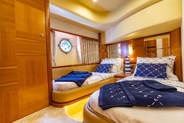2011 AZIMUT 62 FLY