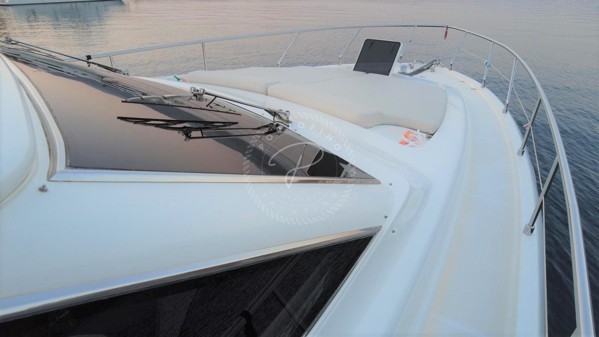 2003 FERRETTI YACHTS 590