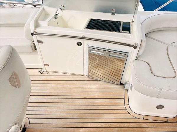 2009 FAIRLINE PHANTOM 48