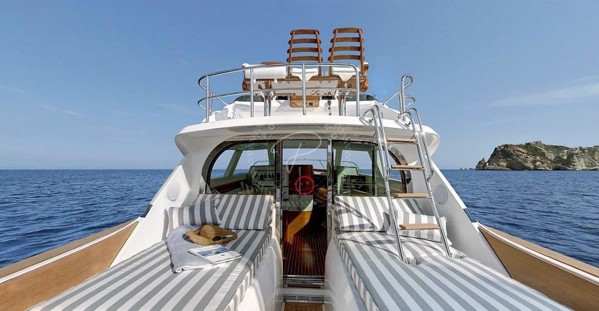 2017 BERTRAM 35