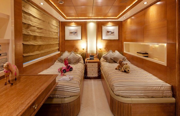 2006/2013 MONDOMARINE CUSTOM 49M