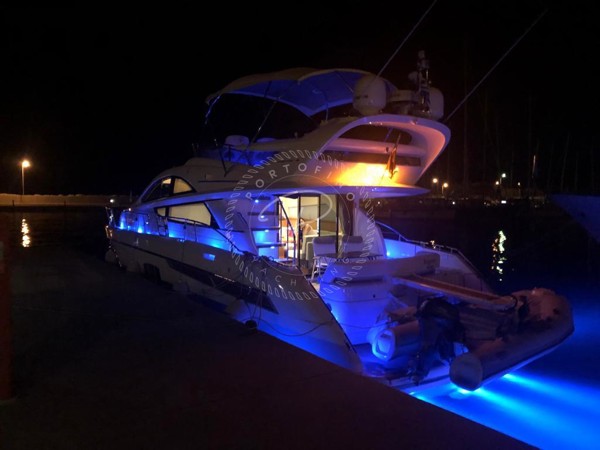 2009 FAIRLINE PHANTOM 48