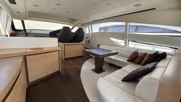 2012 PERSHING 72
