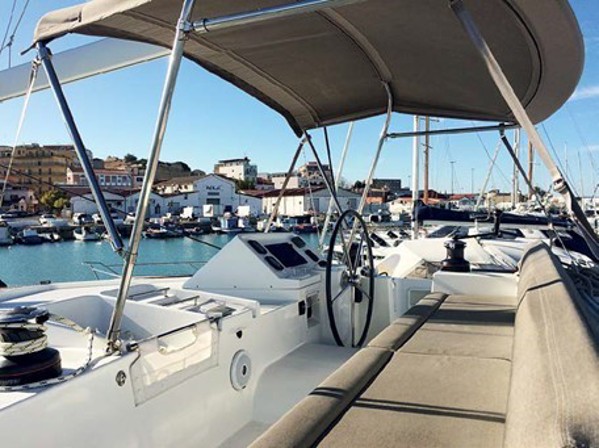 2015 LAGOON 450 F 