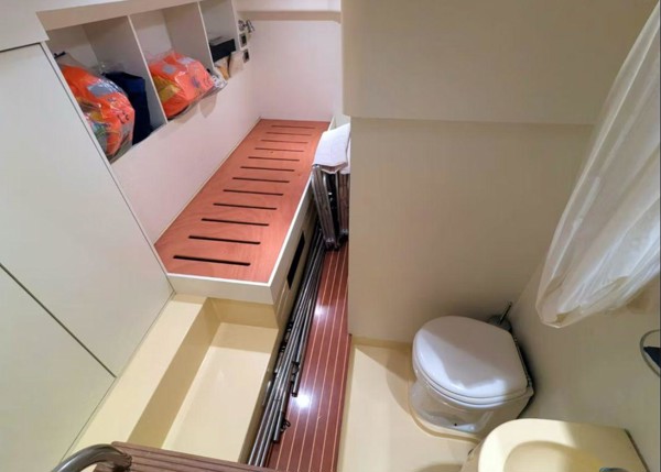 2006 MOCHI CRAFT DOLPHIN 51