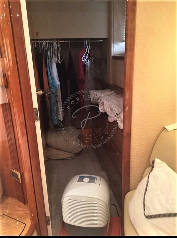 2002 AZIMUT 68 PLUS