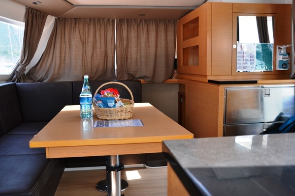 2013 FOUNTAINE PAJOT HELIA 44
