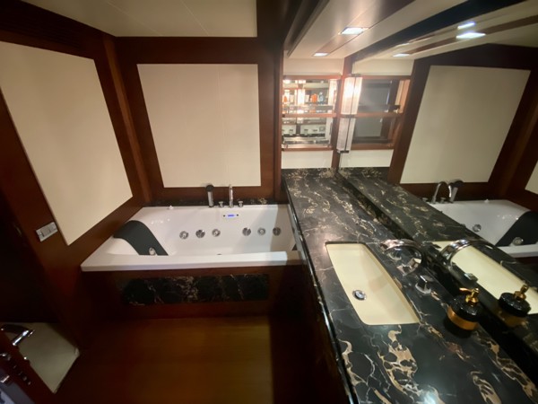 2007 AZIMUT 85