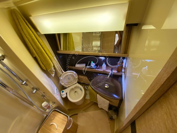 2012 AZIMUT 64 FLY