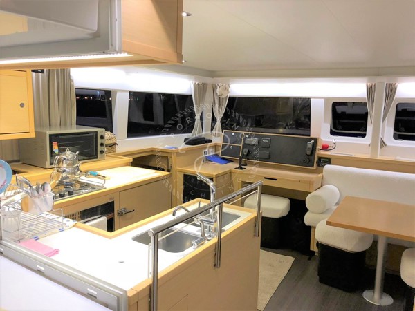 2013 LAGOON 450 F