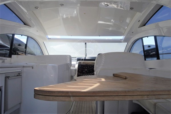 2006 FAIRLINE TARGA 47