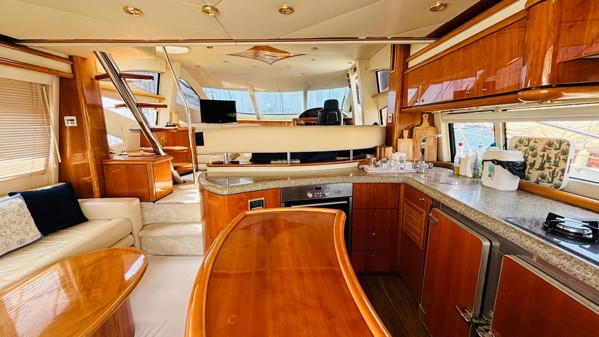 2000 SUNSEEKER MANHATTAN 64
