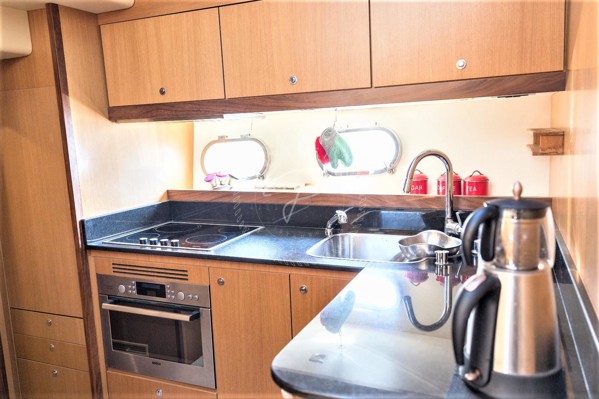 2006 FERRETTI 690 ALTURA