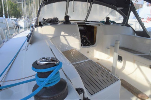 2005 DUFOUR 44