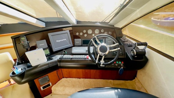2009 SUNSEEKER MANHATTAN 60