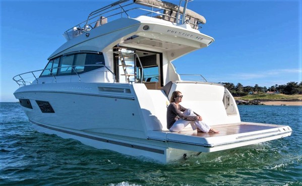 2017 PRESTIGE 420 FLY