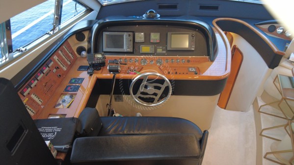 2003 FERRETTI YACHTS 590