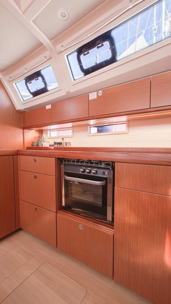 2020 BAVARIA 46 CRUISER
