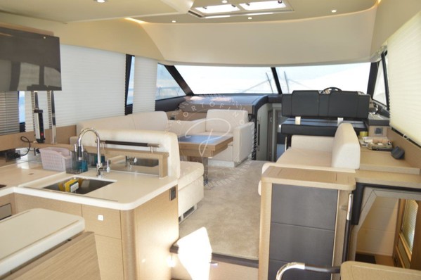 2017 PRESTIGE 500 FLY