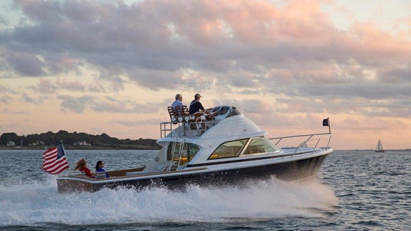 2017 BERTRAM 35